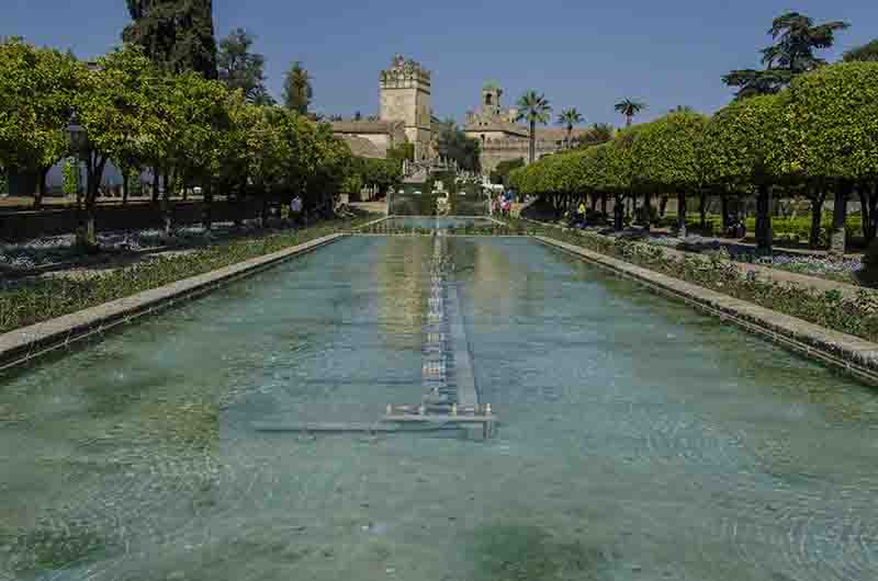 Córdoba 095 - Álcazar de los Reyes Cristianos - jardines.jpg